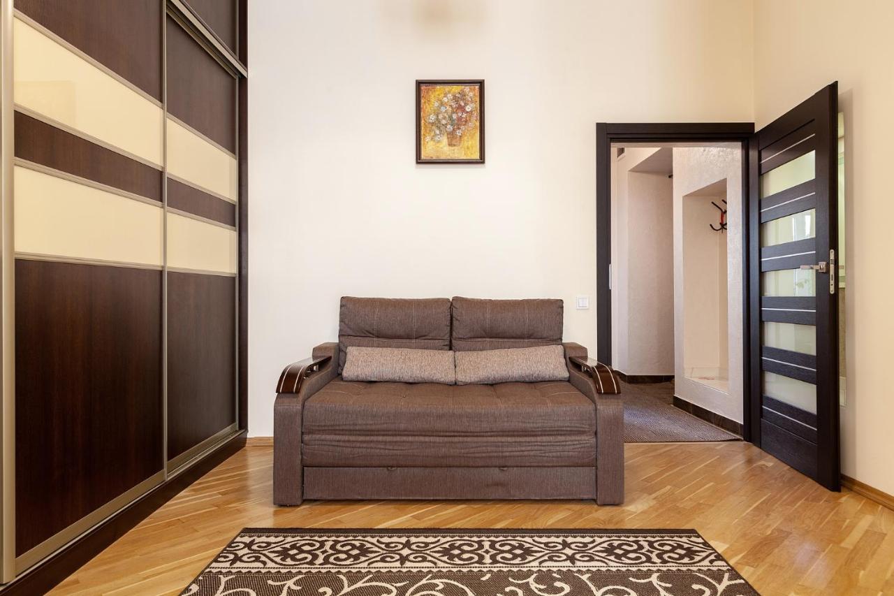 Apartment On Tamanska - Вулиця Дарії Гусяк Lviv Exterior photo